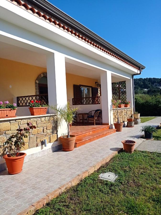 B&B Le Rose Санта-Марія-ді-Кастеллабате Екстер'єр фото