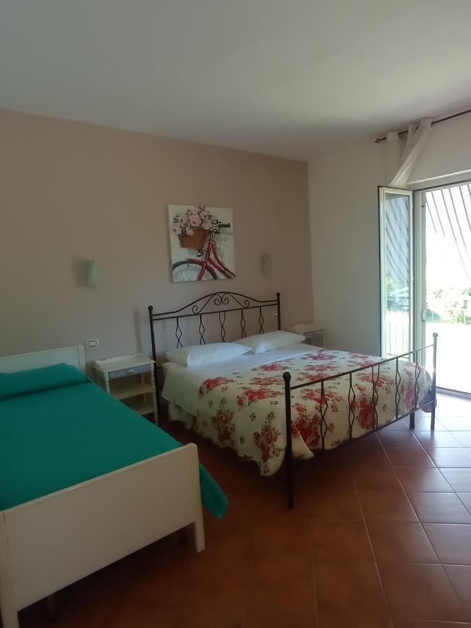 B&B Le Rose Санта-Марія-ді-Кастеллабате Екстер'єр фото